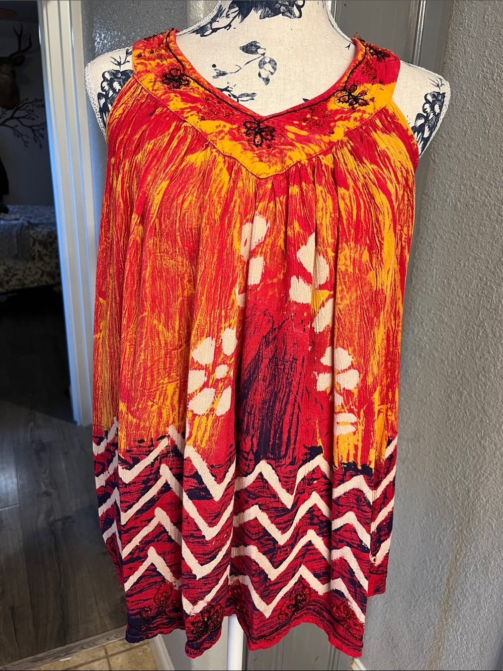 Just Cruising Women's Red & Yellow Sleeveless Tank Top